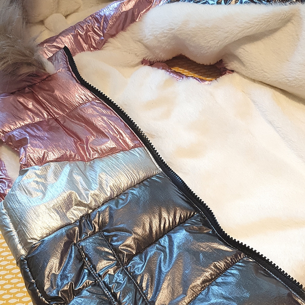 NWoT NEW 5-7yrs, Girl's sleeveless zip up Hoodie jacket, gorgeous. fleece lined - Picture 7 of 9